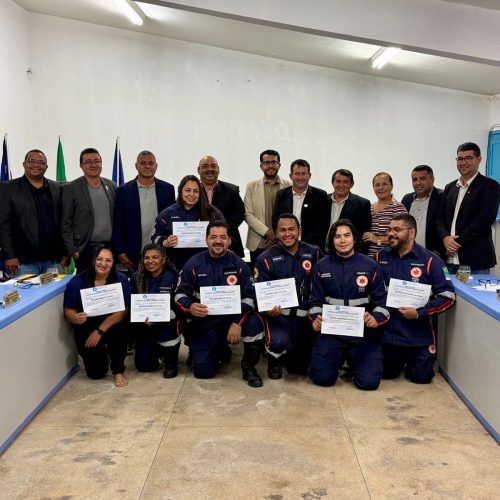 Vereador Caio Damasceno reconhece dedicação da equipe do SAMU de Agrestina em evento regional