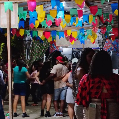 Público animado no evento Forró no Sítio zona rural de Agrestina